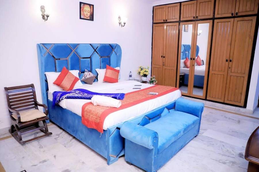 Fortune Home Service Apartment,2Bhk, D-198,Saket,Saket, Delhi,4 star