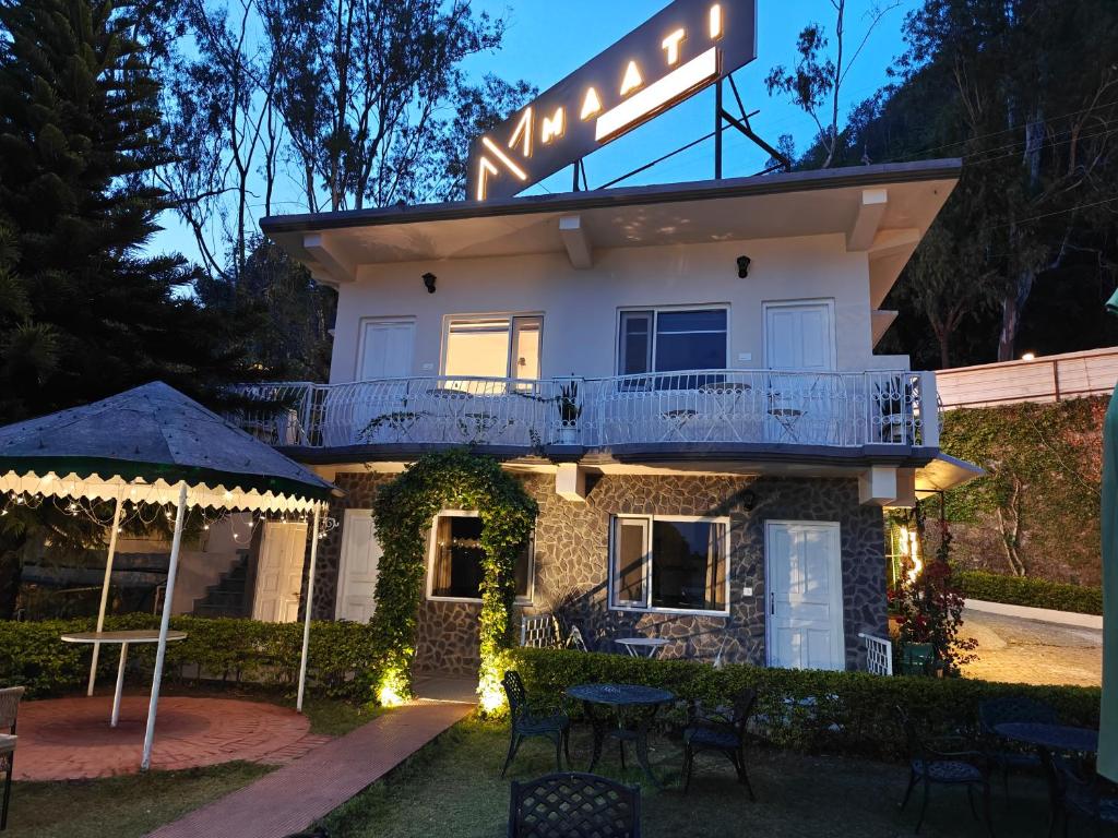 maati resort by the lake hill