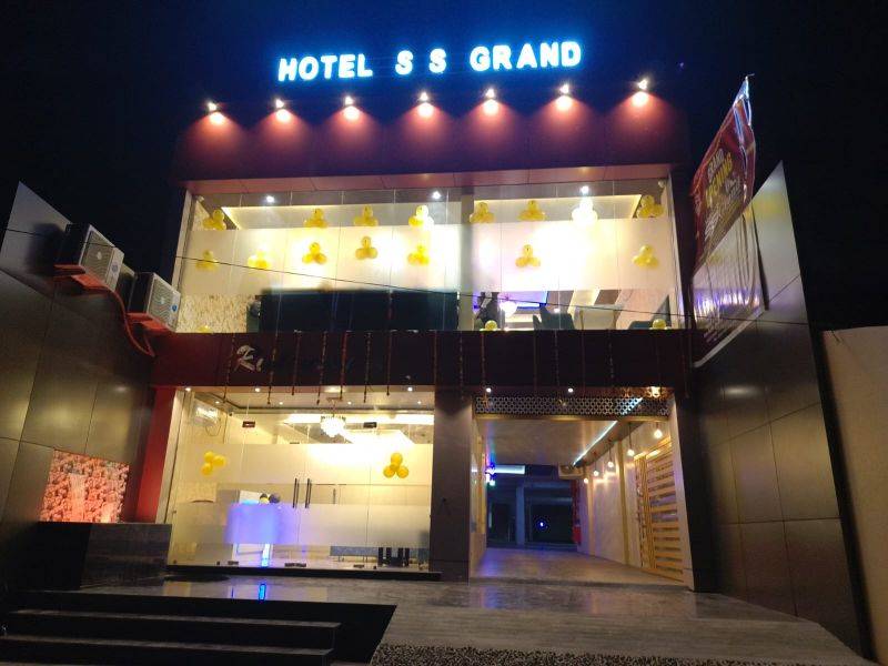 hotel s s grand and multi cuisine restaurant