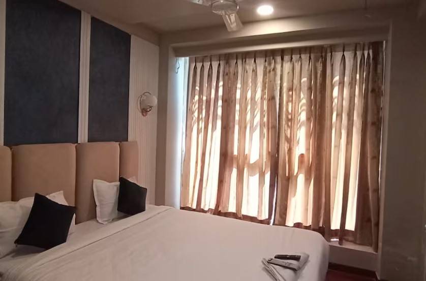 Hotel  Nidhivan,,3 star