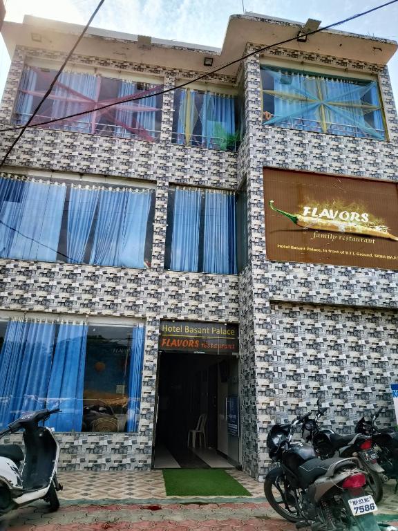 Hotel Basant Palace,,3 star