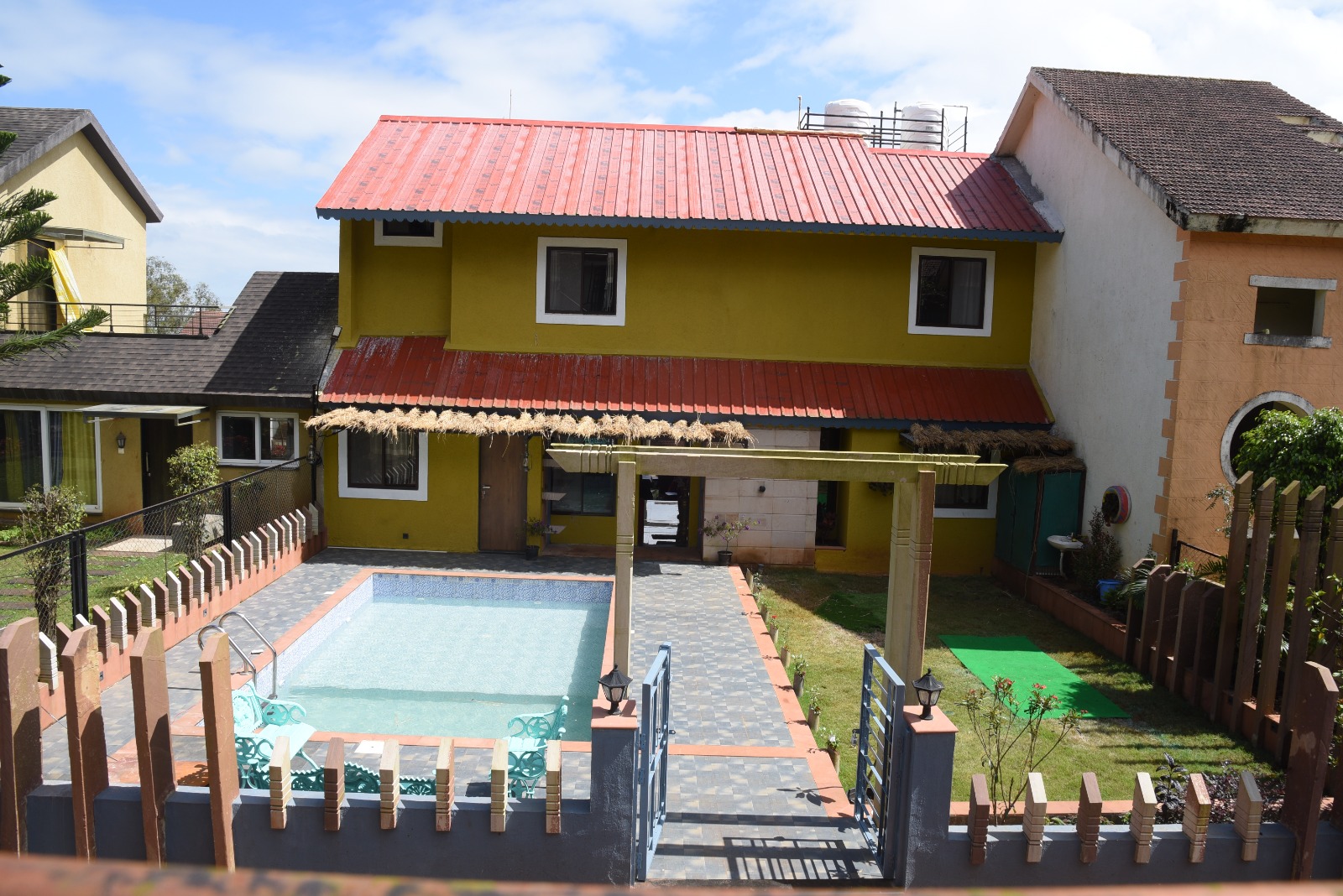 Stone Shelter,Bhilar>>Mahabaleshwar,3 star
