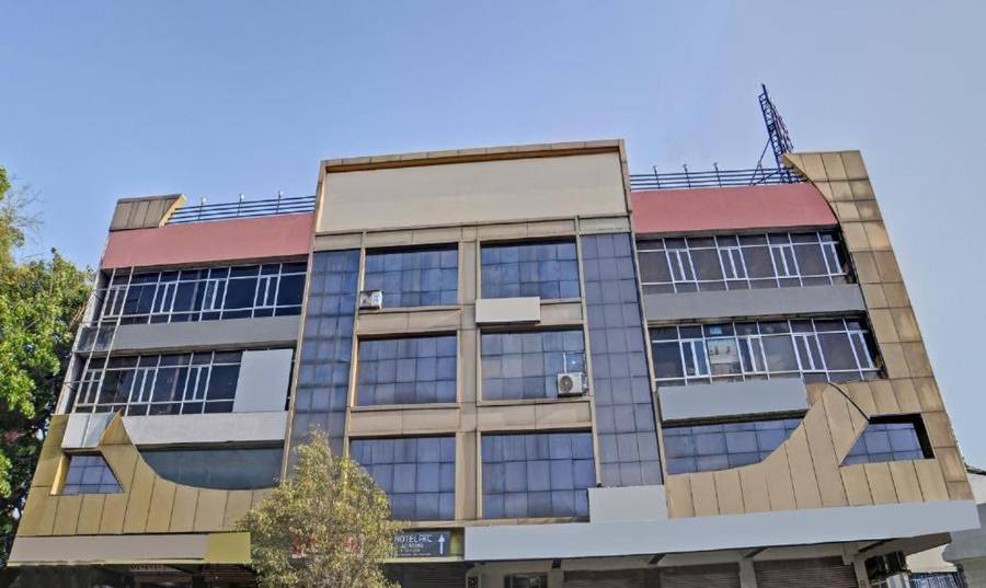 Super Townhouse Oak Ptc Mg Road,R.N.T. Marg,3 star