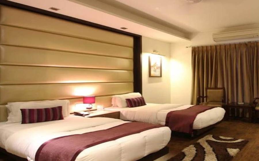 Indiyaah Residency,Dlf Phase 1,3 star