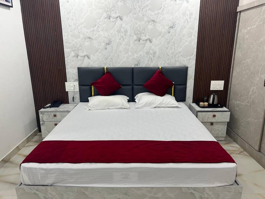 Hotel Sky Blue Suites,Yashoda Nagar,3 star